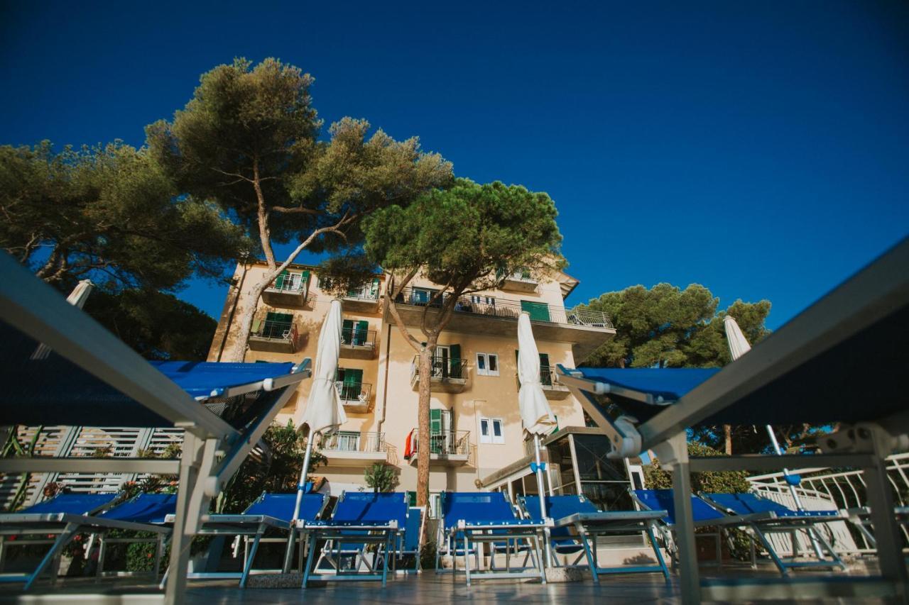 Arc En Ciel Hotel 4*